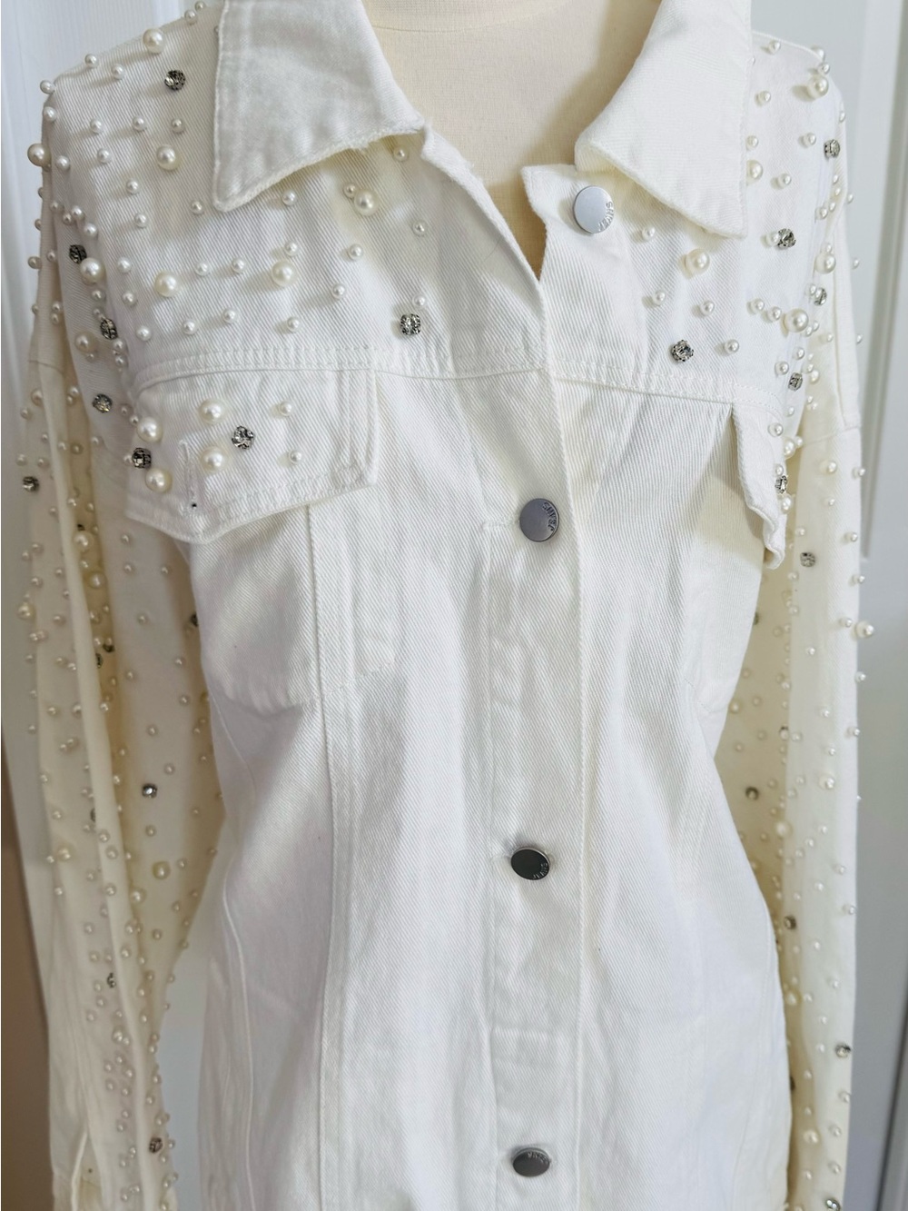 Davi & Dani gorgeous White Pearl & Crystal Embellished Denim Jacket